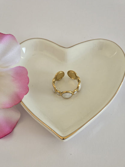 anillo dorado perlado