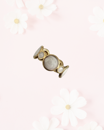 anillo dorado perlado
